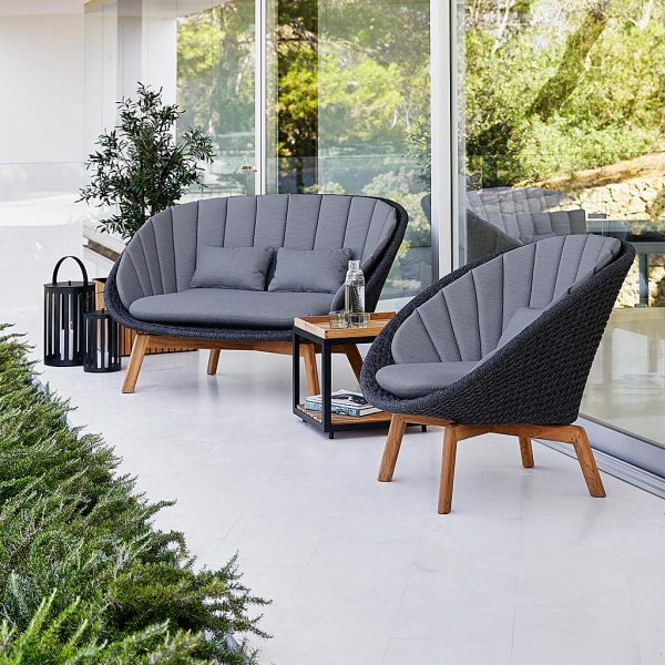 Image of ergonomic garden lounge set by Caneline