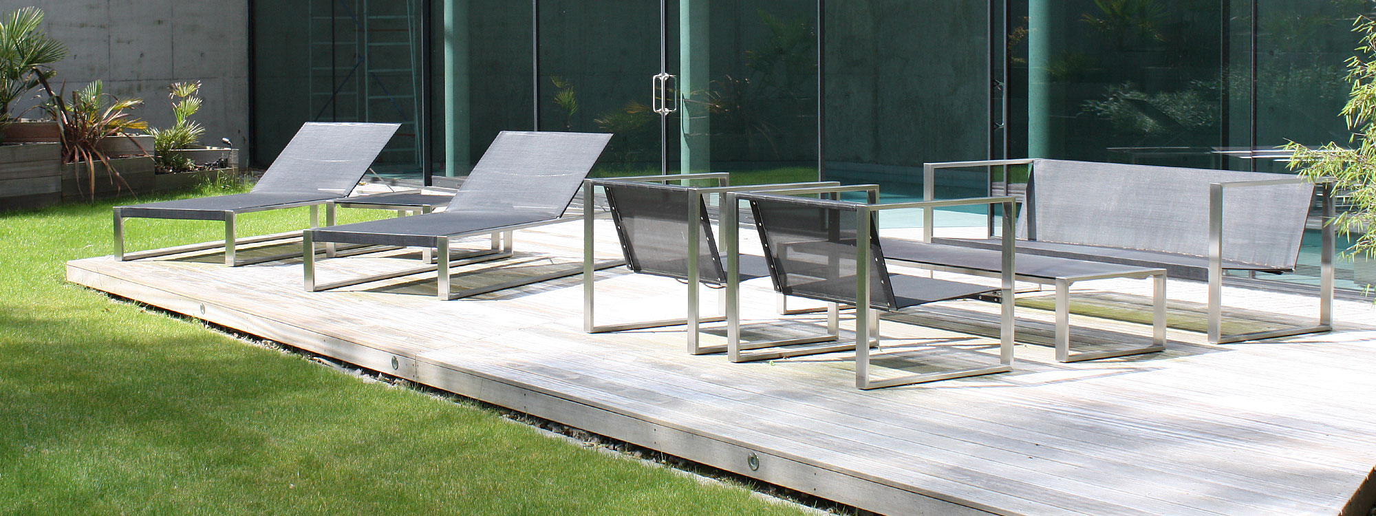 image showing Cima Lounge modernist garden sofas & architectural exterior lounge furniture by FueraDentro modern garden furniture company - Netherlands.