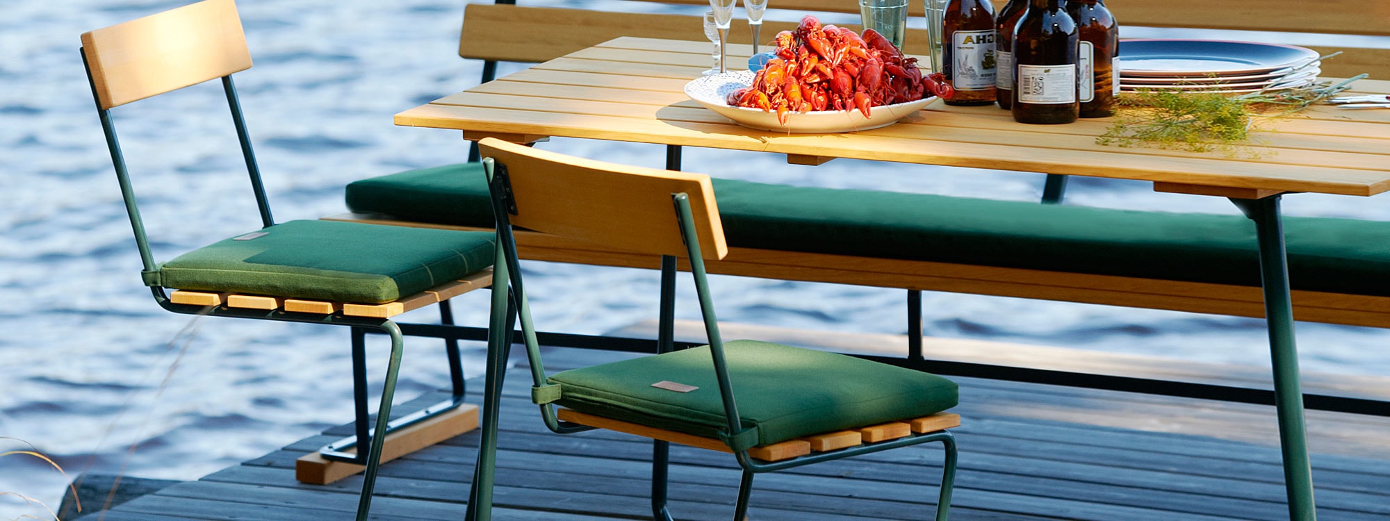 Image of Grythyttan Stålmobler Chair 1 cantilevered outdoor chair with knock-down outdoor table