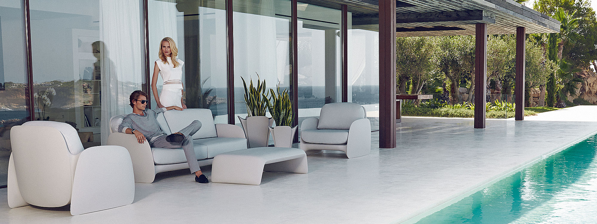 Taupe Pezzattina ORGANIC Design Garden SOFA. MODERN Garden Furniture LOUNGE Set In ALL WEATHER Lounge Furniture Materials By Vondom LUXURY Outdoor SOFA Company.