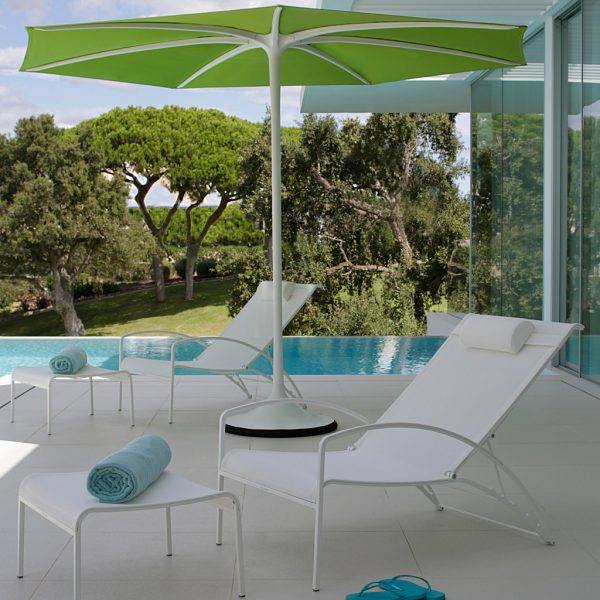 Palma parasol & QT195 modern reclining garden chair is a luxury garden lounge chair in quality stainless steel garden furniture materials by Royal Botania