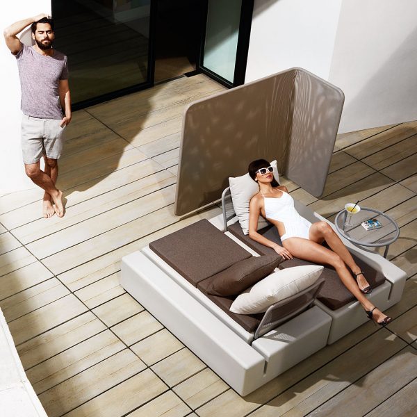 Image of pair of Kes garden daybeds by Vondom, placed side by side in opposing directions