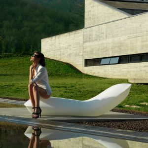 Pillow MODERN Sun Lounger. SCULPTURAL Sunbed, Spa Furniture & HIGH QUALITY Pool Furniture By VONDOM Contemporary Plastic CONTRACT FURNITURE.