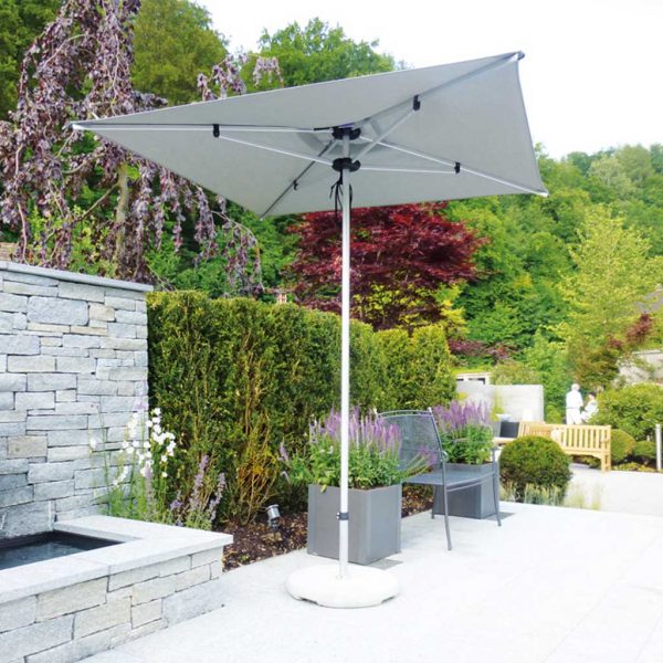 Libra mast parasol is an easy-to-use aluminium parasol in high quality parasol materials by Shademaker garden parasols company, Germany.