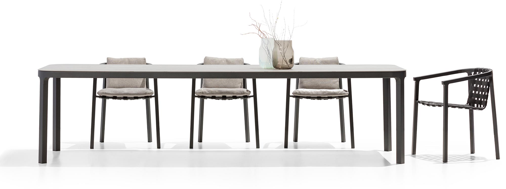 Studio shot of Duct outdoor dining furniture designed by Studio Segers for Todus