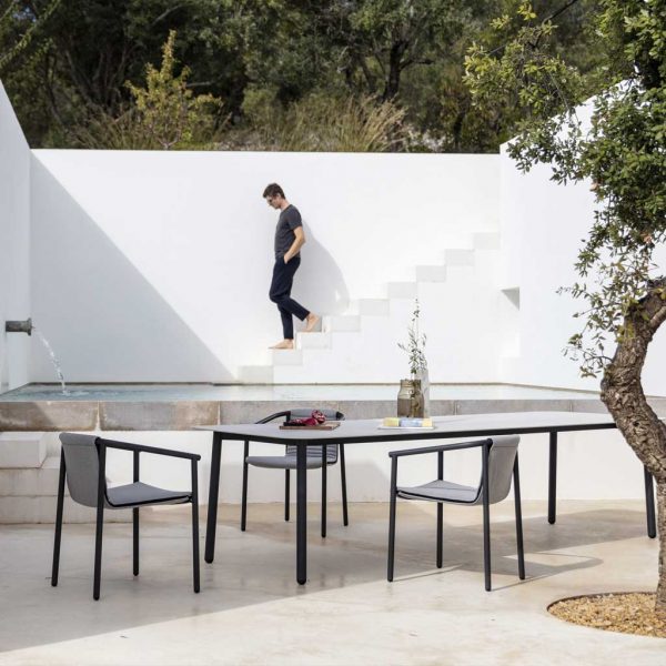 Duct Round garden chair and Starling outdoor table on minimalist terrace