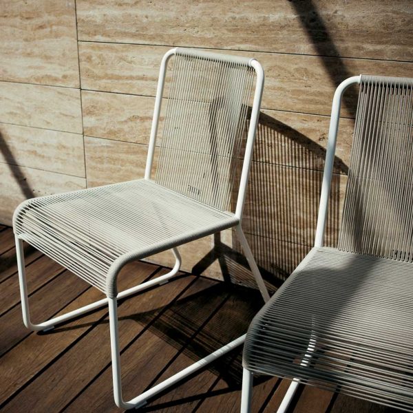 Harp garden chairs with milk-coloured frame and sand-coloured polypropylene rope back