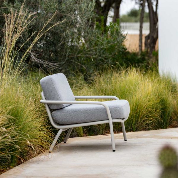 Starling contemporary garden lounge chair is a designer outdoor relax chair by Studio Segers for Todus modern stainless steel garden furniture