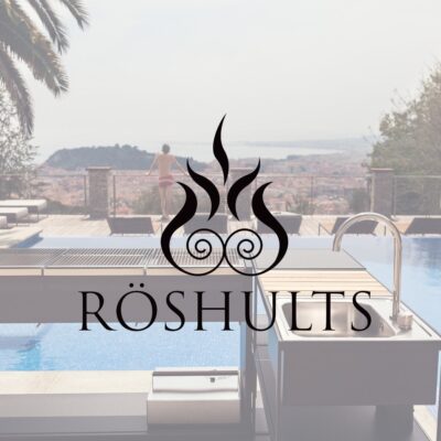 Image of Roshults furniture logo overlaid over picture of outdoor kitchen