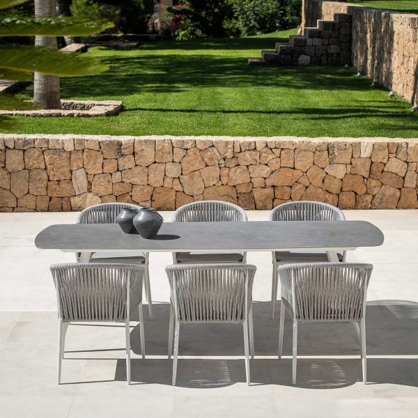 Fortuna Rope dining chair is a trendy garden chair in chic exterior dining chair materials by Jati & Kebon modern garden furniture company.