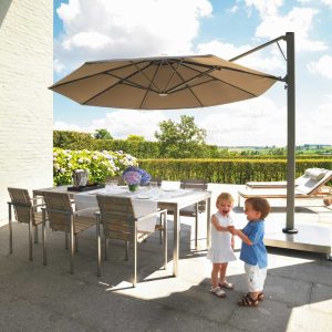 P7 side post parasol & modern cantilever canopy is a smart, easy to use Ready To Ship parasol by Prostor luxury parasol company