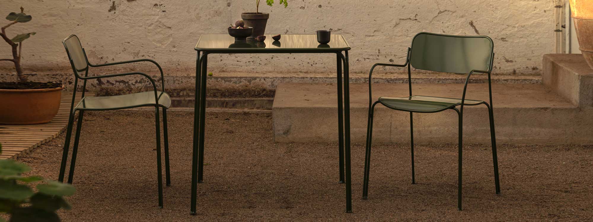 Image of Libelle garden table and chairs with elegant contemporary design by Andreas Engesvik for Grythyttan Stålmöbler