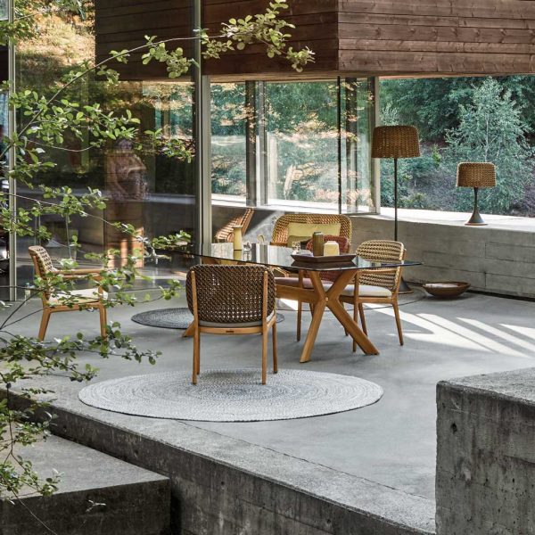 Image of Kay outdoor chairs and Mesh exterior standard light and floor lamp by Gloster