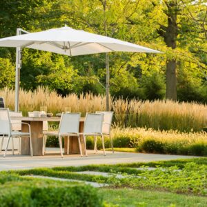 Image of Tuuci Baymaster M1 cantilever in nice garden