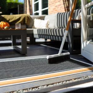 Image of Rizz outdoor broom in white alumimium & teak