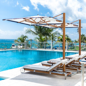 Parasols, sun shades and pergolas
